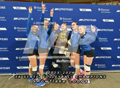 Thumbnail 2 in Valley Christian vs. Snowflake (AIA 3A Final - Awards) photogallery.