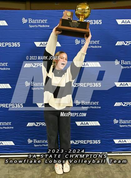 Thumbnail 2 in Valley Christian vs. Snowflake (AIA 3A Final - Awards) photogallery.