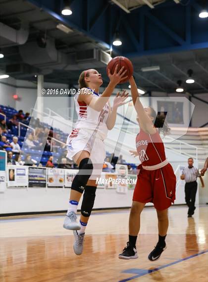 Thumbnail 3 in Bixby vs. Northside (Sapulpa Christmas Classic) photogallery.