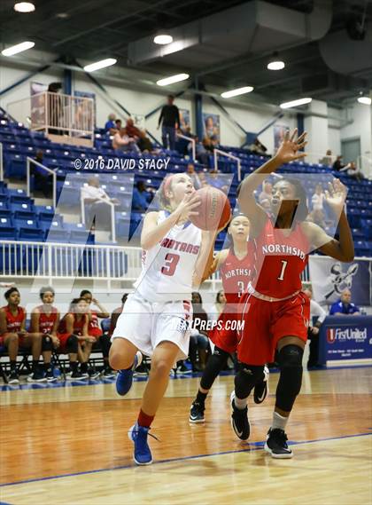 Thumbnail 2 in Bixby vs. Northside (Sapulpa Christmas Classic) photogallery.