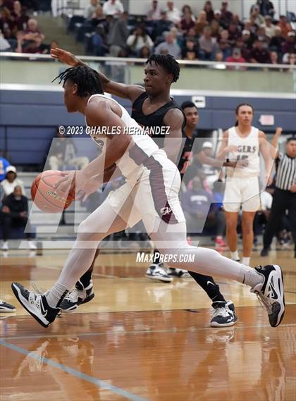 Thumbnail 3 in Furr vs Silsbee (UIL 4A Region III Semifinal) photogallery.