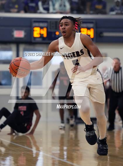 Thumbnail 3 in Furr vs Silsbee (UIL 4A Region III Semifinal) photogallery.