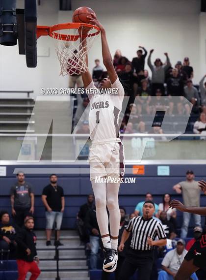 Thumbnail 3 in Furr vs Silsbee (UIL 4A Region III Semifinal) photogallery.
