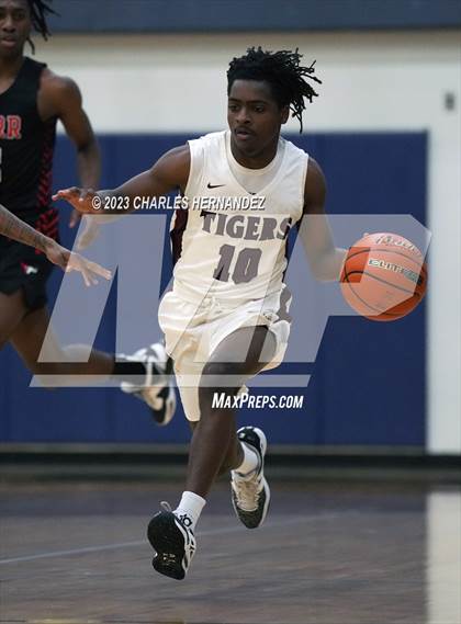 Thumbnail 3 in Furr vs Silsbee (UIL 4A Region III Semifinal) photogallery.
