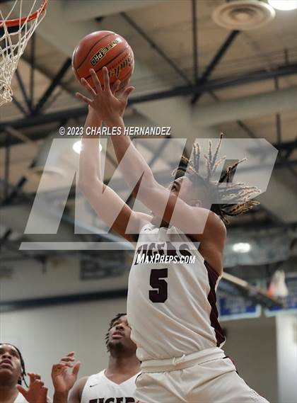 Thumbnail 3 in Furr vs Silsbee (UIL 4A Region III Semifinal) photogallery.