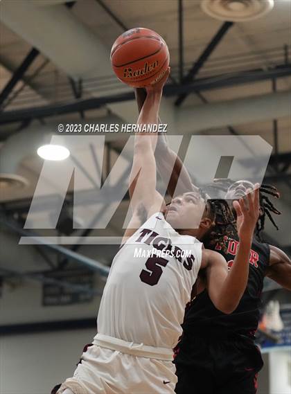 Thumbnail 3 in Furr vs Silsbee (UIL 4A Region III Semifinal) photogallery.