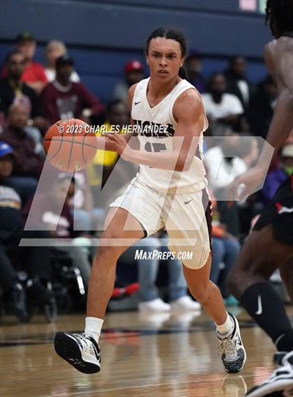 Thumbnail 2 in Furr vs Silsbee (UIL 4A Region III Semifinal) photogallery.
