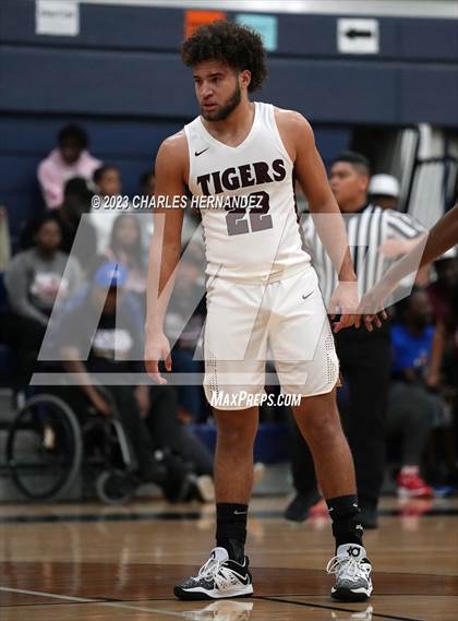 Thumbnail 1 in Furr vs Silsbee (UIL 4A Region III Semifinal) photogallery.