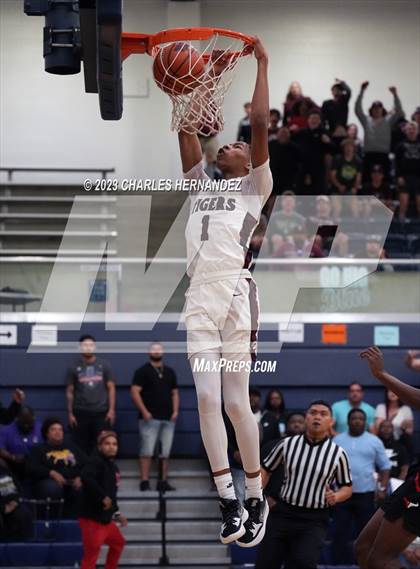 Thumbnail 2 in Furr vs Silsbee (UIL 4A Region III Semifinal) photogallery.