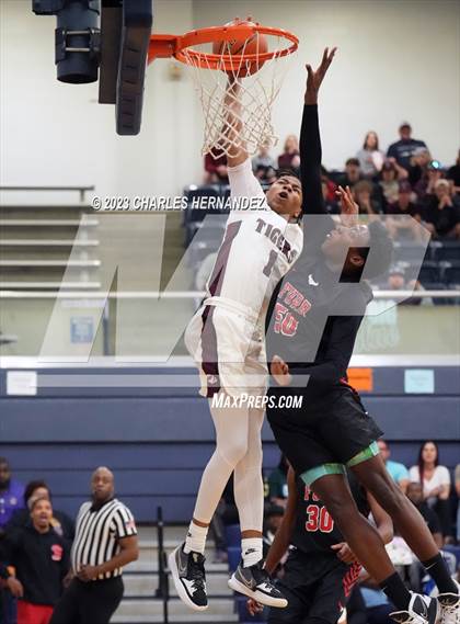 Thumbnail 3 in Furr vs Silsbee (UIL 4A Region III Semifinal) photogallery.