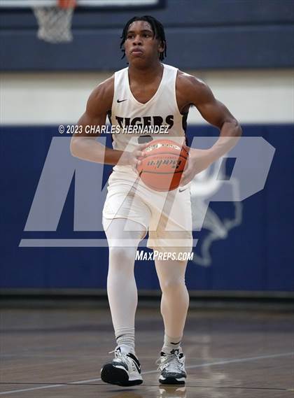 Thumbnail 2 in Furr vs Silsbee (UIL 4A Region III Semifinal) photogallery.