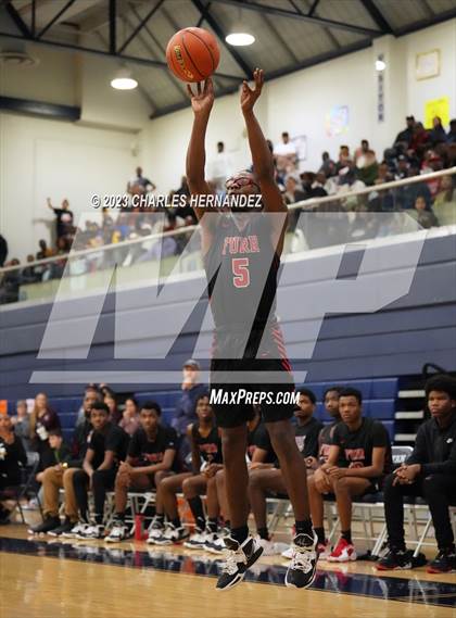 Thumbnail 1 in Furr vs Silsbee (UIL 4A Region III Semifinal) photogallery.