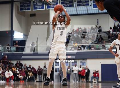 Thumbnail 3 in Furr vs Silsbee (UIL 4A Region III Semifinal) photogallery.