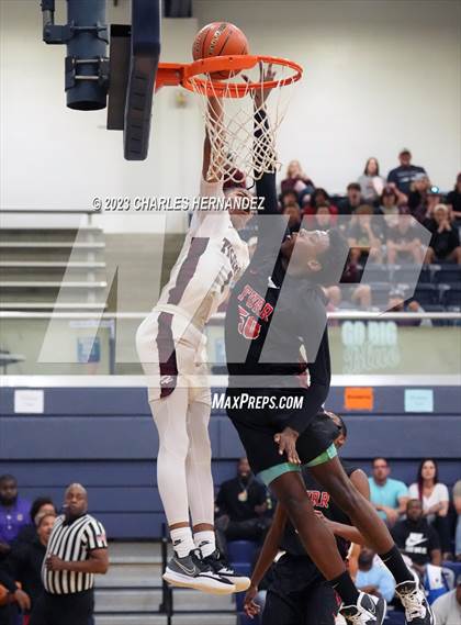 Thumbnail 2 in Furr vs Silsbee (UIL 4A Region III Semifinal) photogallery.