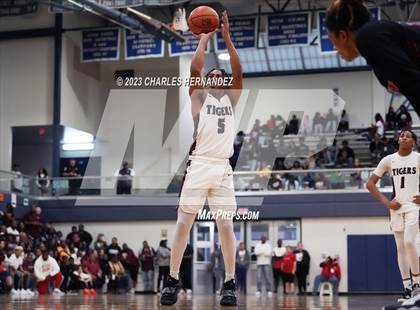 Thumbnail 1 in Furr vs Silsbee (UIL 4A Region III Semifinal) photogallery.