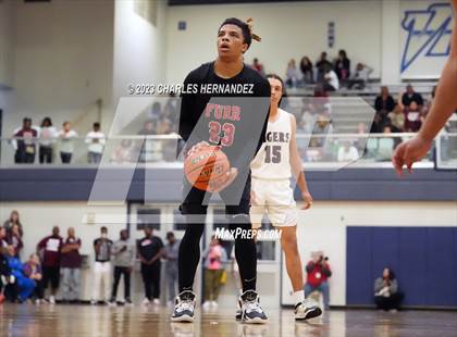 Thumbnail 2 in Furr vs Silsbee (UIL 4A Region III Semifinal) photogallery.