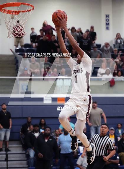 Thumbnail 3 in Furr vs Silsbee (UIL 4A Region III Semifinal) photogallery.