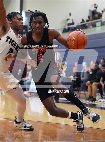 Thumbnail 1 in Furr vs Silsbee (UIL 4A Region III Semifinal) photogallery.