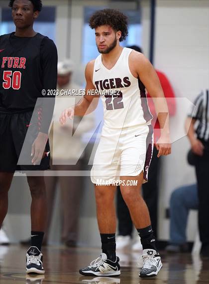 Thumbnail 2 in Furr vs Silsbee (UIL 4A Region III Semifinal) photogallery.