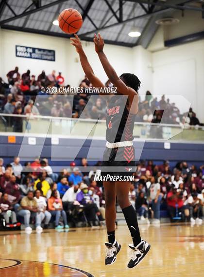 Thumbnail 2 in Furr vs Silsbee (UIL 4A Region III Semifinal) photogallery.