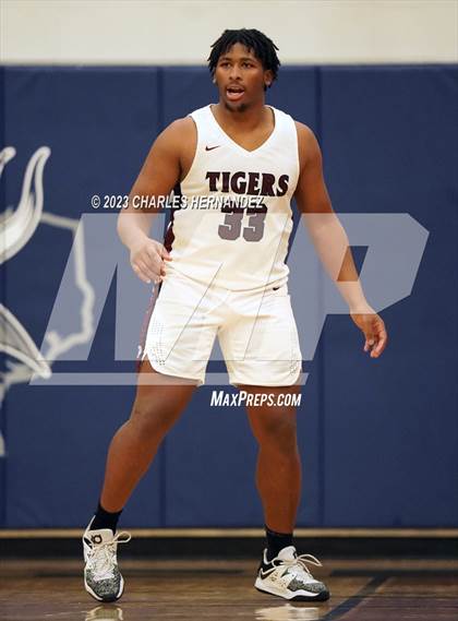 Thumbnail 1 in Furr vs Silsbee (UIL 4A Region III Semifinal) photogallery.