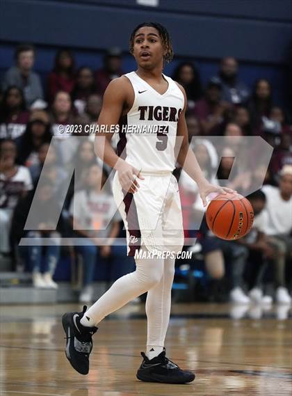 Thumbnail 2 in Furr vs Silsbee (UIL 4A Region III Semifinal) photogallery.