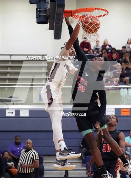 Thumbnail 1 in Furr vs Silsbee (UIL 4A Region III Semifinal) photogallery.