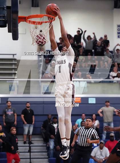 Thumbnail 2 in Furr vs Silsbee (UIL 4A Region III Semifinal) photogallery.
