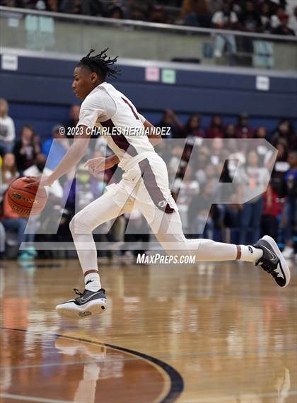 Thumbnail 1 in Furr vs Silsbee (UIL 4A Region III Semifinal) photogallery.