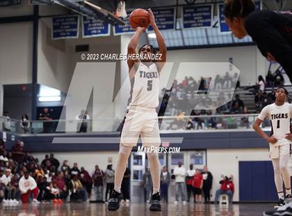 Thumbnail 3 in Furr vs Silsbee (UIL 4A Region III Semifinal) photogallery.