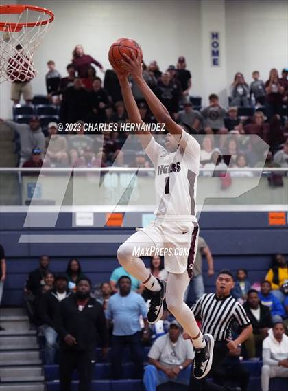 Thumbnail 2 in Furr vs Silsbee (UIL 4A Region III Semifinal) photogallery.