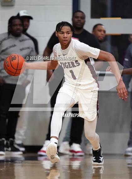 Thumbnail 3 in Furr vs Silsbee (UIL 4A Region III Semifinal) photogallery.
