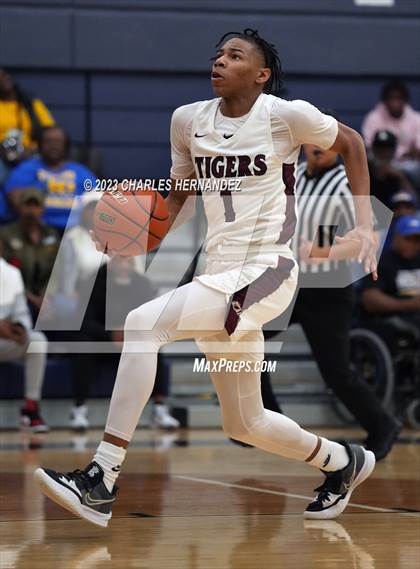 Thumbnail 1 in Furr vs Silsbee (UIL 4A Region III Semifinal) photogallery.