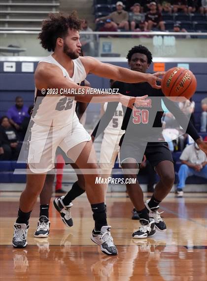 Thumbnail 1 in Furr vs Silsbee (UIL 4A Region III Semifinal) photogallery.