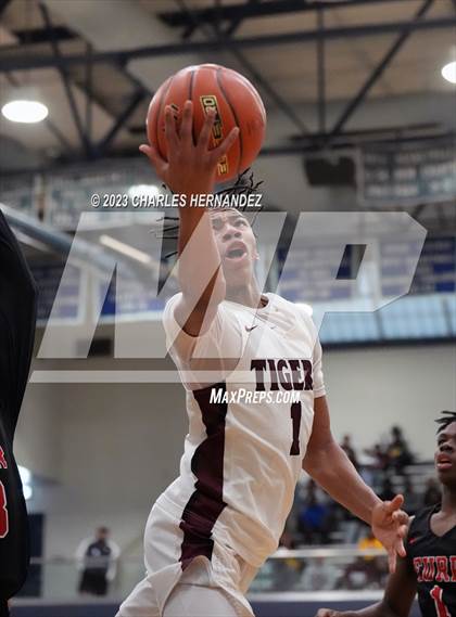Thumbnail 1 in Furr vs Silsbee (UIL 4A Region III Semifinal) photogallery.