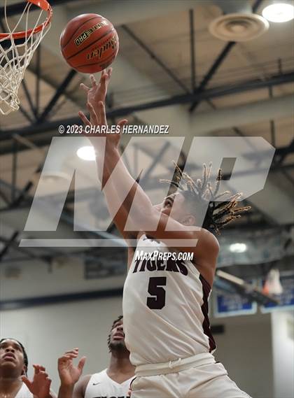 Thumbnail 1 in Furr vs Silsbee (UIL 4A Region III Semifinal) photogallery.