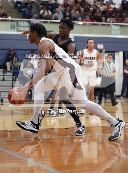 Thumbnail 2 in Furr vs Silsbee (UIL 4A Region III Semifinal) photogallery.