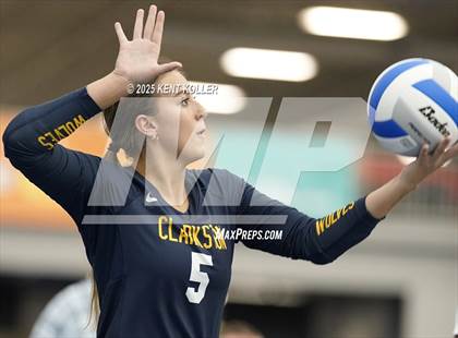 Thumbnail 2 in Franklin vs. Clarkston (Motor City Power Series) photogallery.