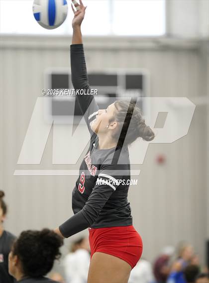Thumbnail 1 in Franklin vs. Clarkston (Motor City Power Series) photogallery.