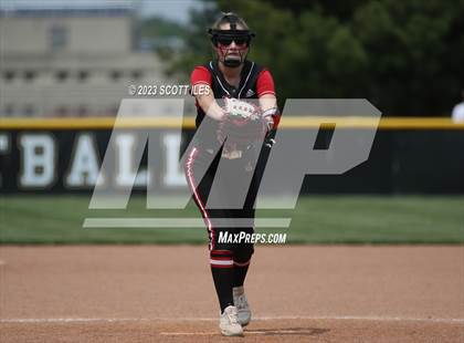 Thumbnail 2 in South Webster vs Portsmouth West (OHSAA D3 Regional Semifinal) photogallery.