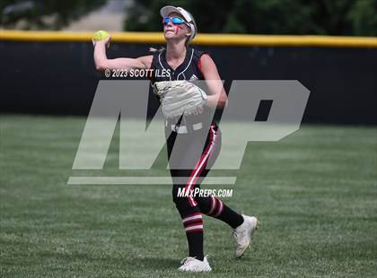 Thumbnail 1 in South Webster vs Portsmouth West (OHSAA D3 Regional Semifinal) photogallery.