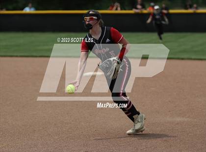 Thumbnail 2 in South Webster vs Portsmouth West (OHSAA D3 Regional Semifinal) photogallery.