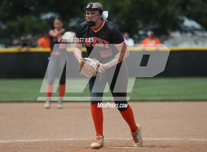 Thumbnail 2 in South Webster vs Portsmouth West (OHSAA D3 Regional Semifinal) photogallery.