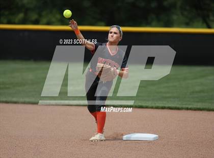 Thumbnail 1 in South Webster vs Portsmouth West (OHSAA D3 Regional Semifinal) photogallery.