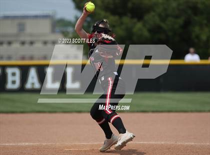 Thumbnail 3 in South Webster vs Portsmouth West (OHSAA D3 Regional Semifinal) photogallery.