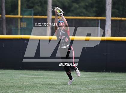 Thumbnail 3 in South Webster vs Portsmouth West (OHSAA D3 Regional Semifinal) photogallery.