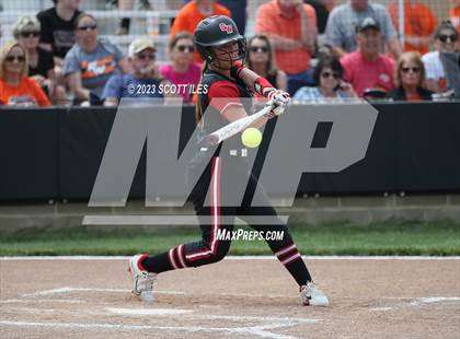 Thumbnail 2 in South Webster vs Portsmouth West (OHSAA D3 Regional Semifinal) photogallery.