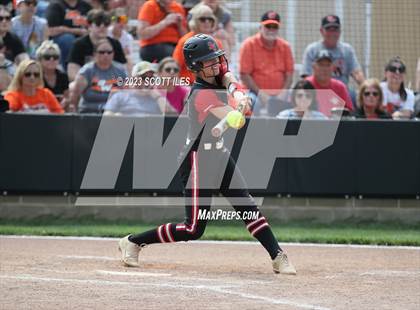 Thumbnail 2 in South Webster vs Portsmouth West (OHSAA D3 Regional Semifinal) photogallery.