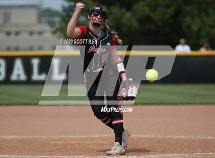 Thumbnail 1 in South Webster vs Portsmouth West (OHSAA D3 Regional Semifinal) photogallery.
