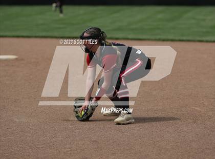 Thumbnail 3 in South Webster vs Portsmouth West (OHSAA D3 Regional Semifinal) photogallery.